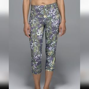 Lululemon Wunder Under II Crop